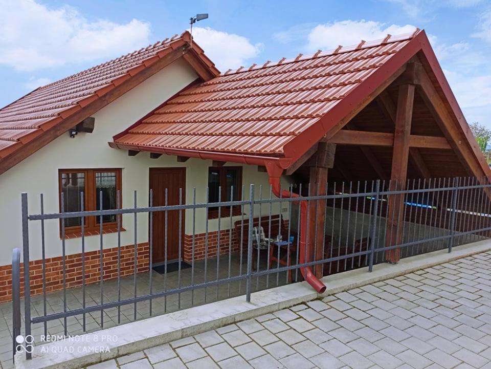 בית הארחה Velké Bílovice 	Sklipek U Svobodu מראה חיצוני תמונה